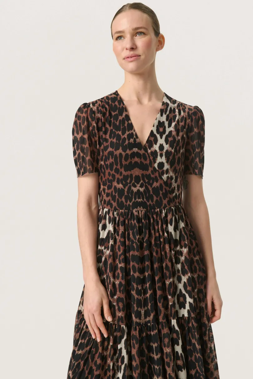 Online Soaked in Luxury SLAldora Leopard Kjole