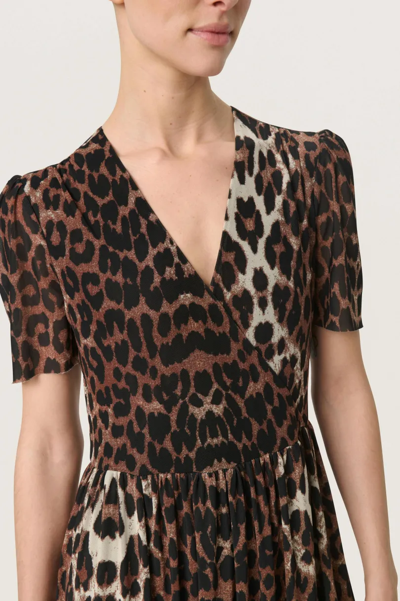 Online Soaked in Luxury SLAldora Leopard Kjole