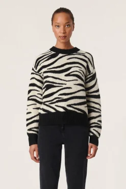 New Soaked in Luxury SLDio Pullover
