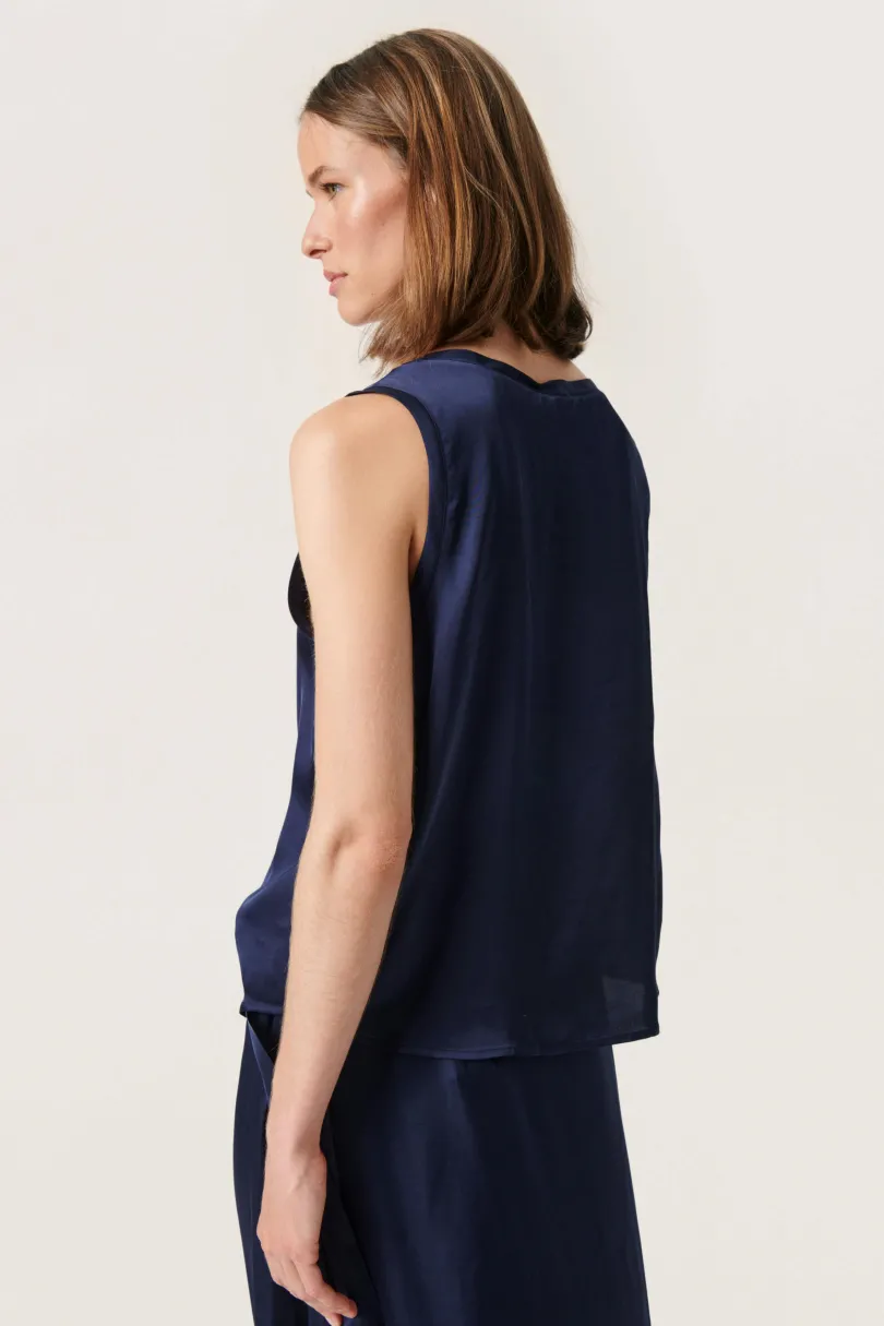 Hot Soaked in Luxury SlEline Bluse