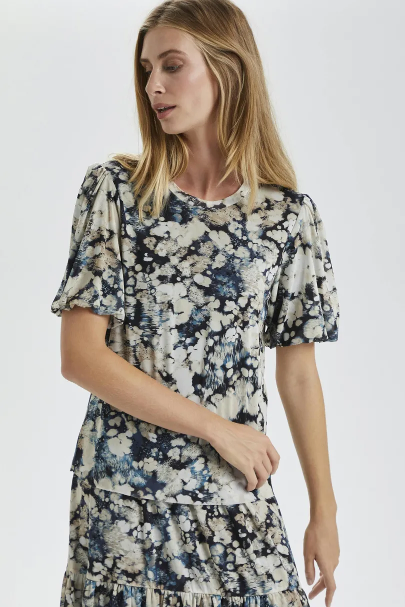New Soaked in Luxury SLIla T-shirt