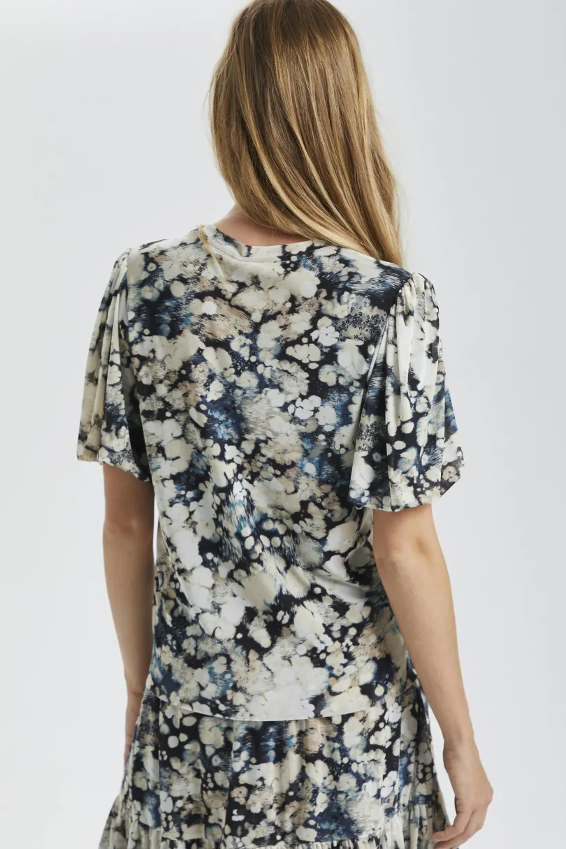New Soaked in Luxury SLIla T-shirt