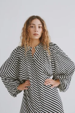 Sale Soaked in Luxury SLSoho Kjole
