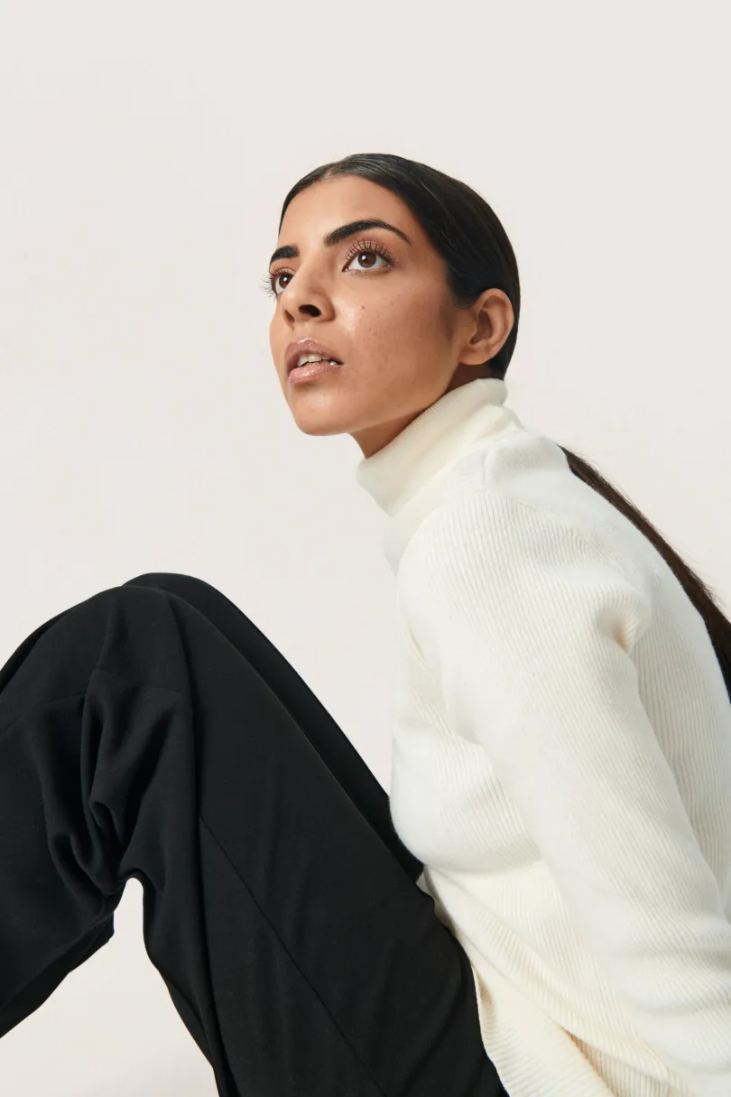 New Soaked in Luxury SLSpina Pullover