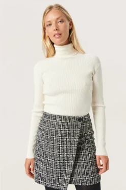 New Soaked in Luxury SLSpina Pullover