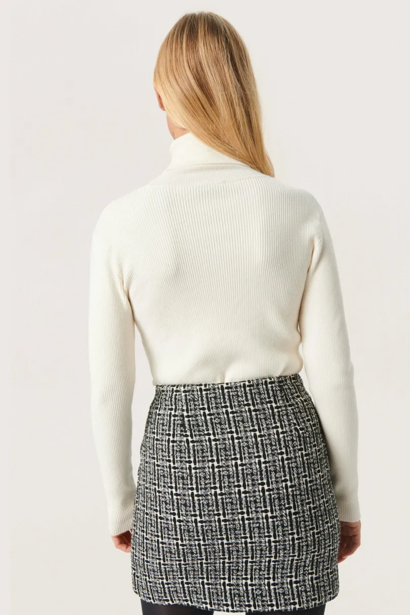 New Soaked in Luxury SLSpina Pullover